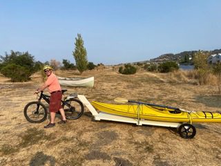 ebike con remolque de kayak